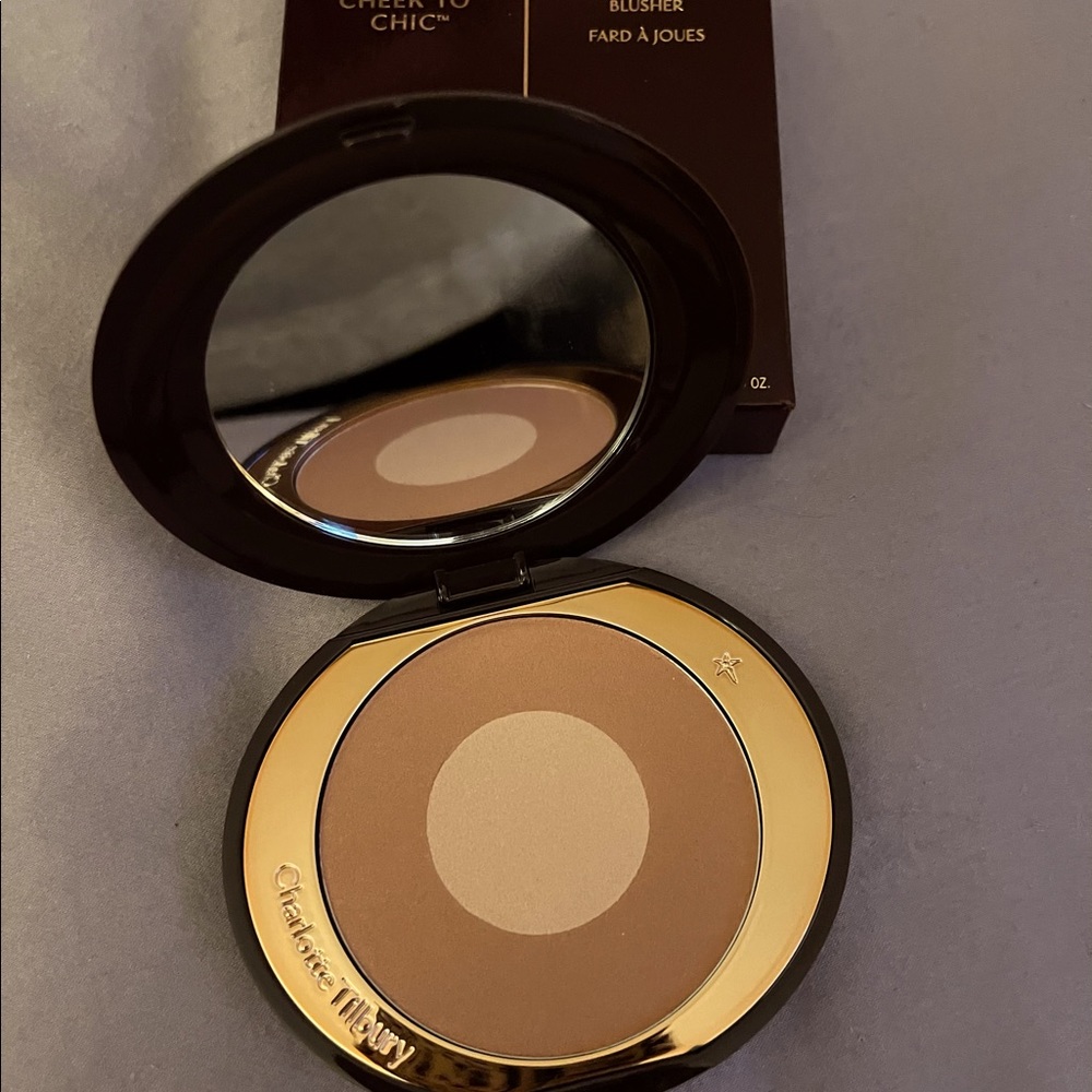 Charlotte Tilbury Cheek to Chic Blush in Pillow Talk